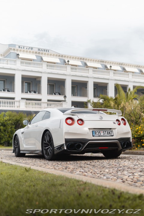 Nissan GT-R R35 - Black Edition 2017