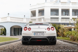 Nissan GT-R R35 - Black Edition 2017