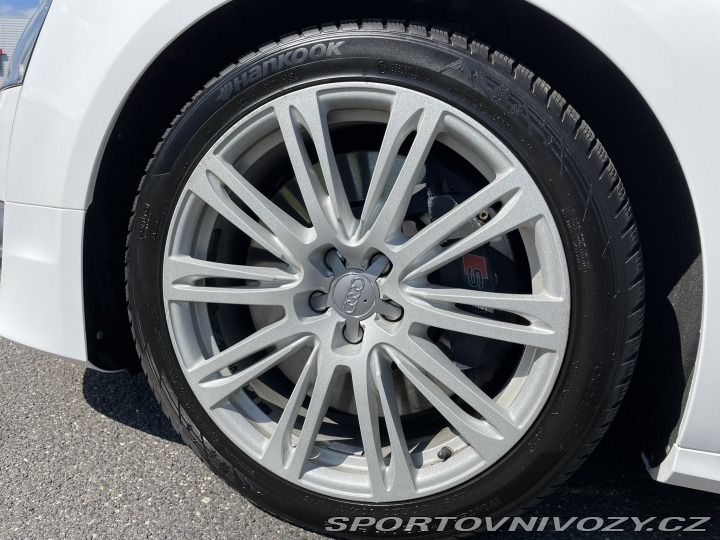 Audi S8 2015
