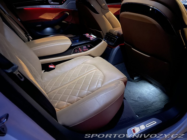 Audi S8 2015