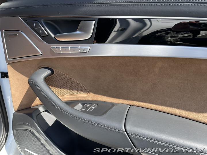 Audi S8 2015