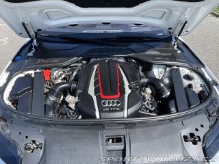 Audi S8  2015