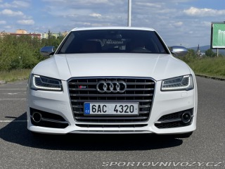 Audi S8  2015