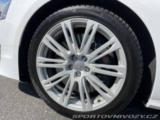 Audi S8  2015