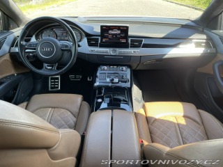 Audi S8  2015