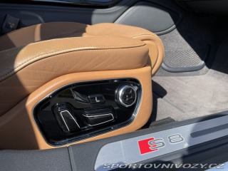 Audi S8  2015