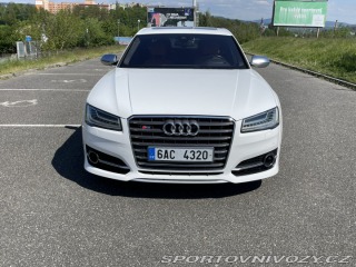Audi S8  2015