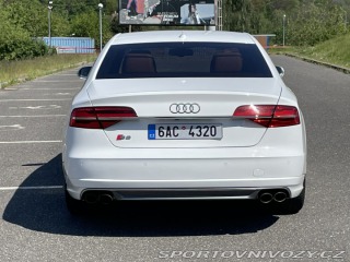 Audi S8  2015