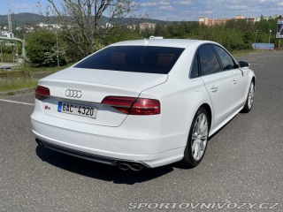 Audi S8  2015