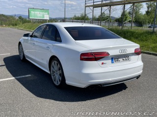 Audi S8  2015