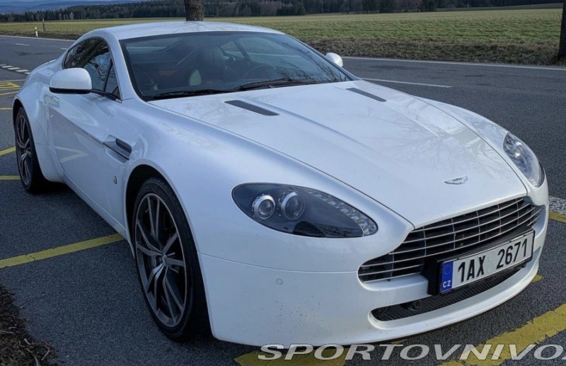 Aston Martin Vantage kupé