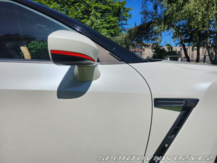 Nissan GT-R R35 2012
