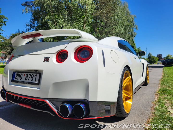 Nissan GT-R R35 2012