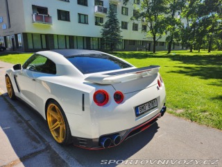 Nissan GT-R R35 2012