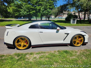 Nissan GT-R R35 2012