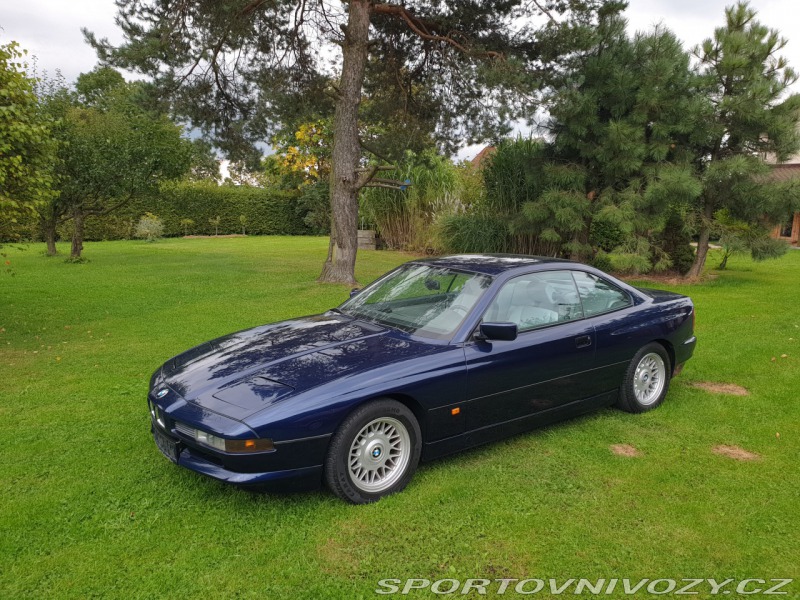 BMW 8 850 i , MANUÁL