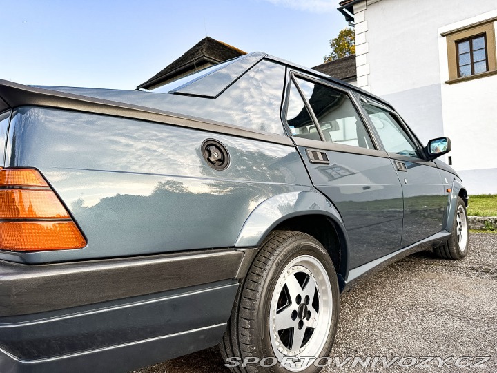 Alfa Romeo Ostatní modely 75 2.0. TS 1990