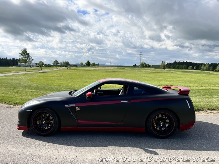 Nissan GT-R 2010