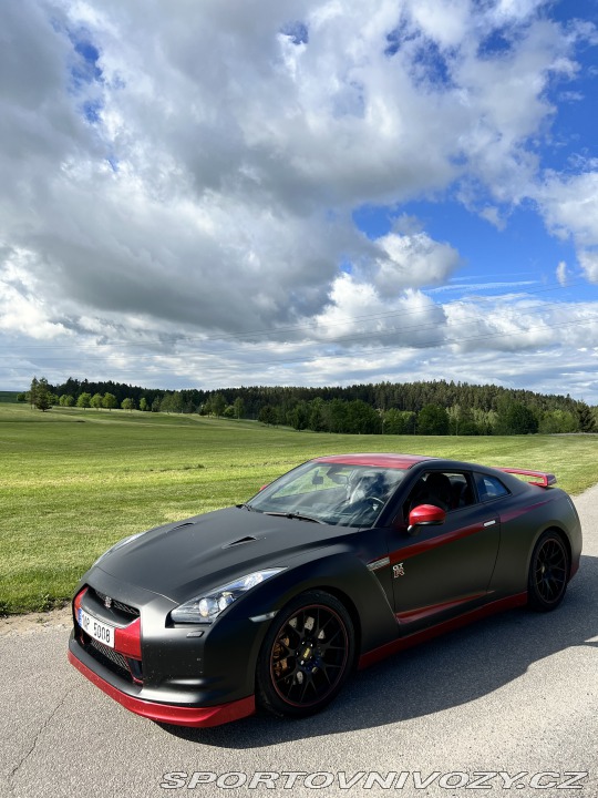 Nissan GT-R 2010
