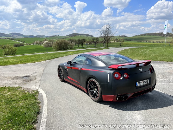Nissan GT-R 2010