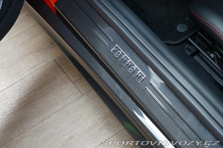 Ferrari F12berlinetta V12 Carbon PasDisplay JBL 2016