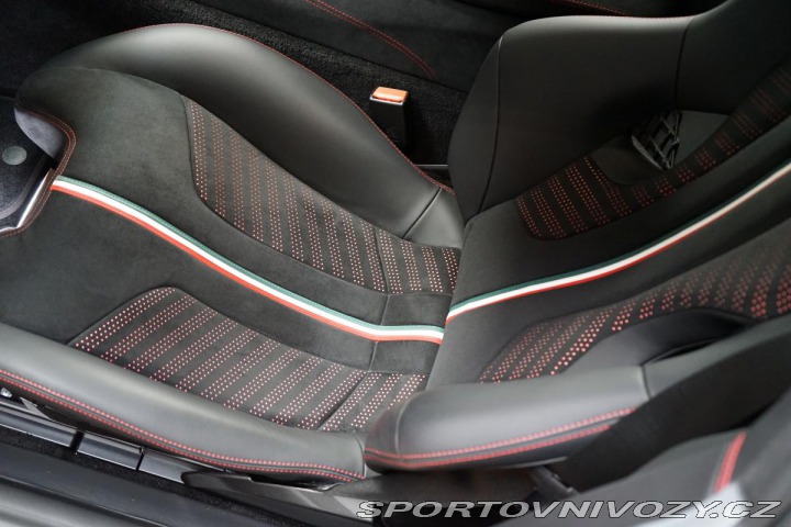 Ferrari F12berlinetta V12 Carbon PasDisplay JBL 2016