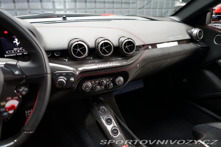 Ferrari F12berlinetta V12 Carbon PasDisplay JBL 2016