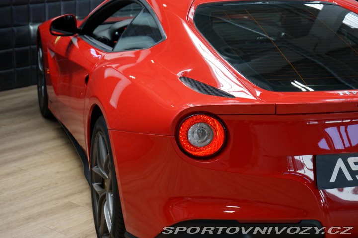 Ferrari F12berlinetta V12 Carbon PasDisplay JBL 2016