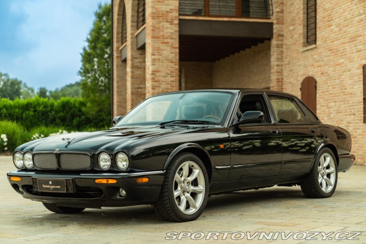 Jaguar XJR 2000