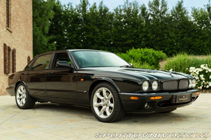 Jaguar XJR 2000