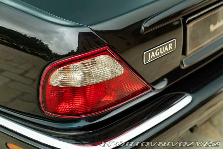 Jaguar XJR 2000