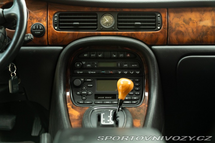 Jaguar XJR 2000