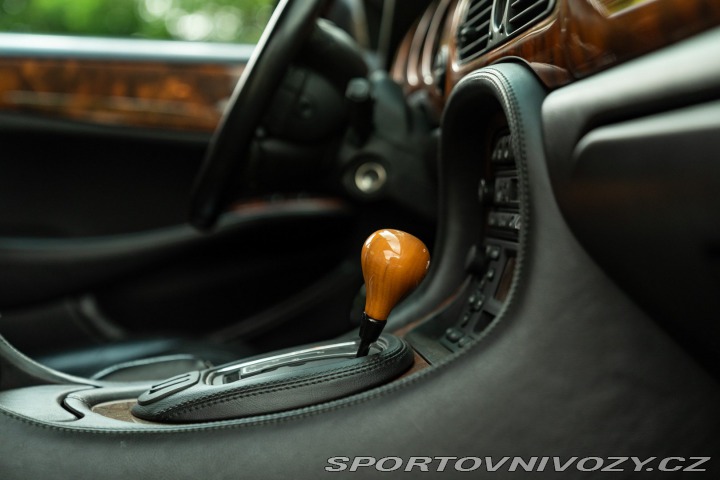 Jaguar XJR 2000