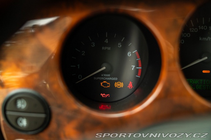 Jaguar XJR 2000