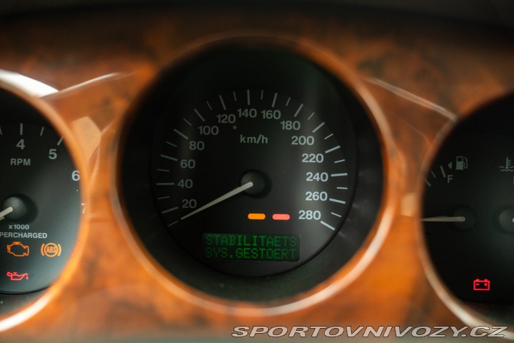 Jaguar XJR 2000
