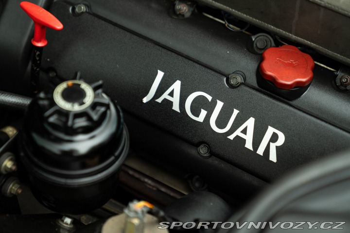 Jaguar XJR 2000