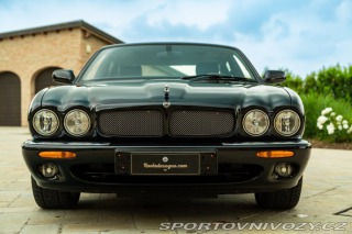 Jaguar XJR  2000