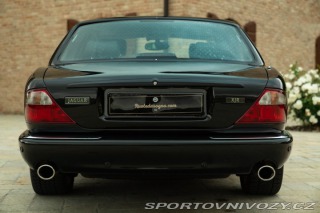 Jaguar XJR  2000