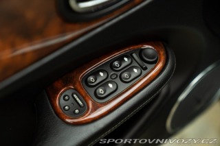 Jaguar XJR  2000