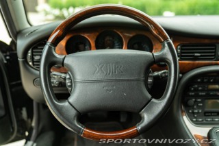 Jaguar XJR  2000
