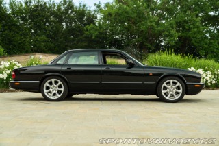 Jaguar XJR  2000