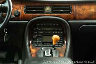 Jaguar XJR  2000