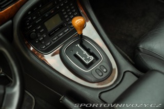 Jaguar XJR  2000