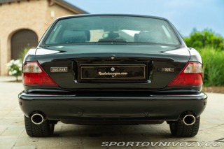 Jaguar XJR  2000
