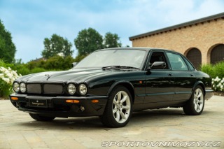 Jaguar XJR  2000
