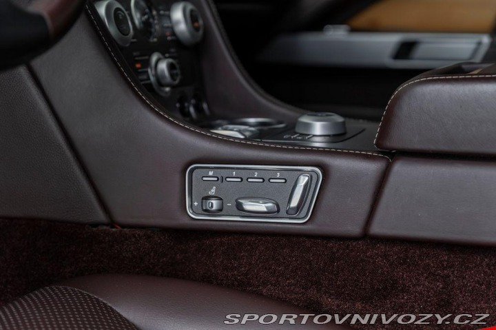 Aston Martin Rapide 2011