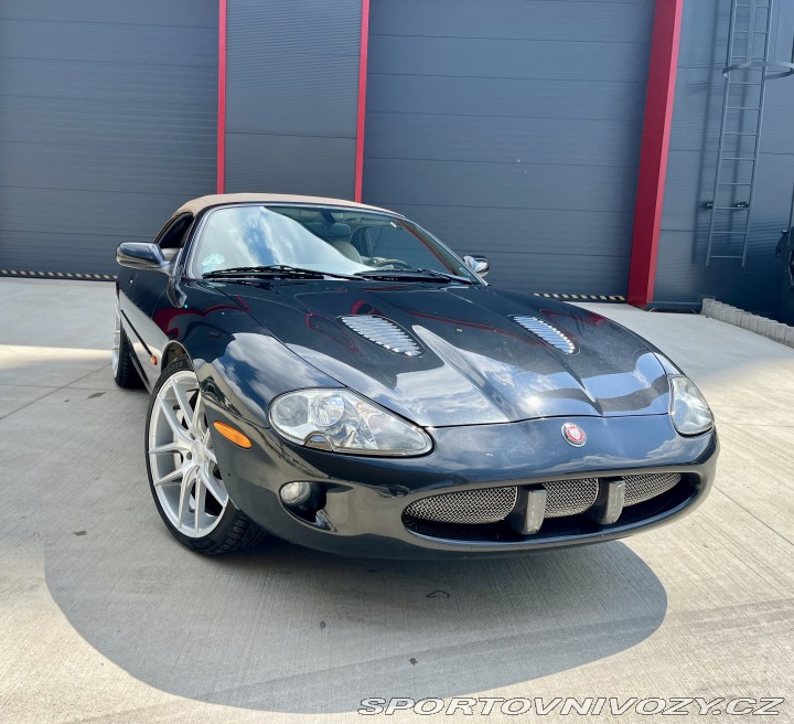 Jaguar XKR 2000