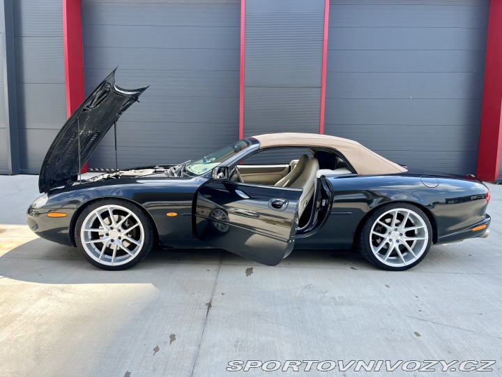 Jaguar XKR 2000