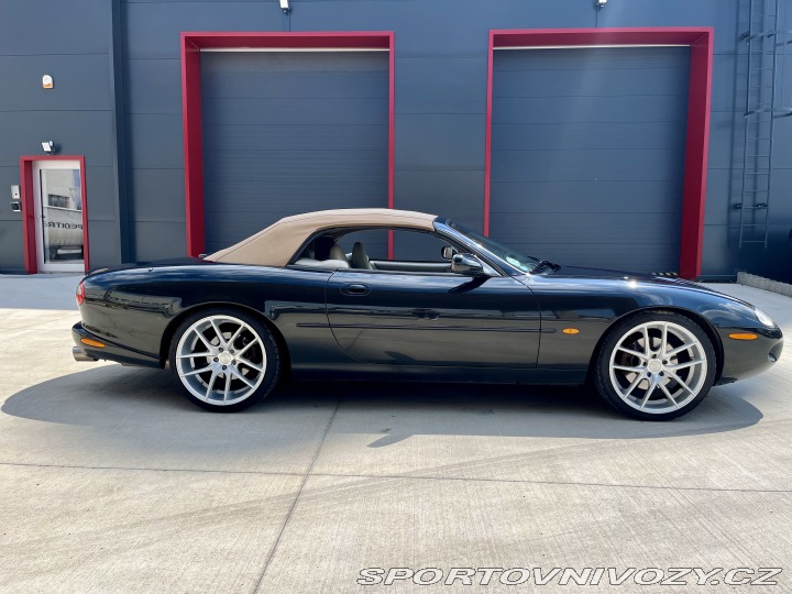 Jaguar XKR 2000