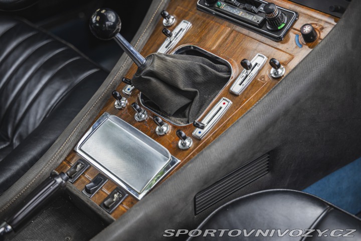 Ferrari 365 GT4 2+2 1975